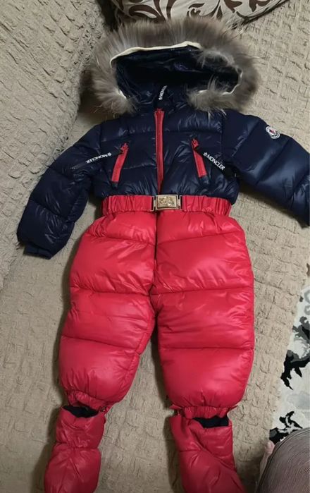 Продам детский комбинезон монклер