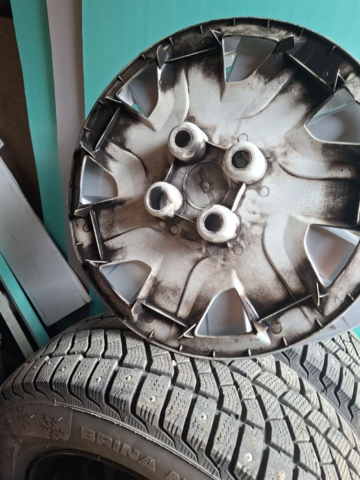 Продам зимнюю резину на 14