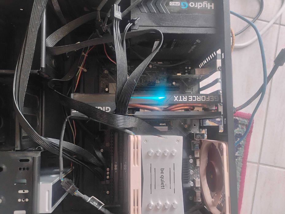 Intel i7 9700k, Geforce Nvidia 12gb Eagle 3060