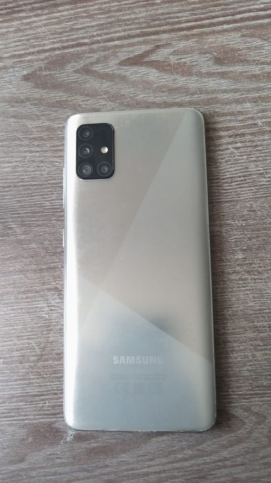 Продам самсунг А51 на128 гб