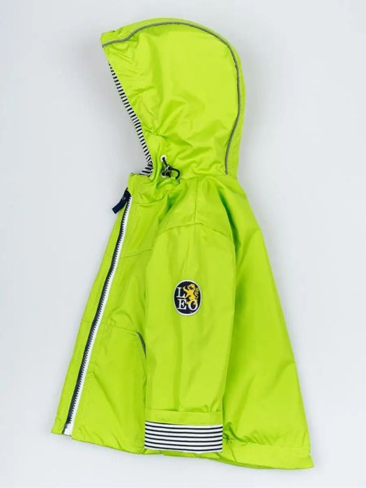 Ветровка в отличном состоянии