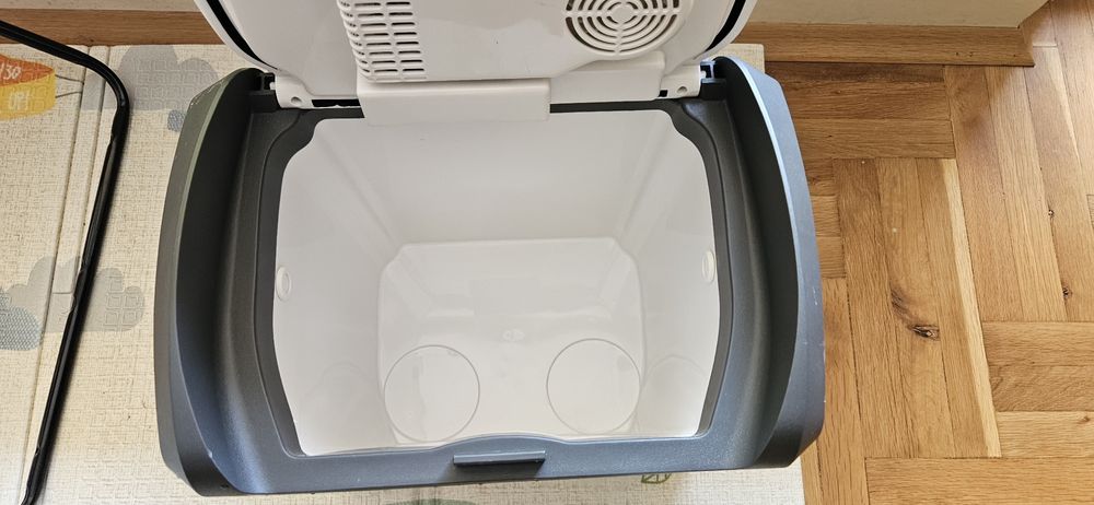 Хладилна чанта Halfords 12v/ 24литра