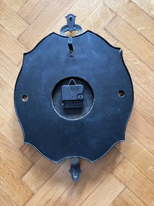 Стари луксозни ретро соц стенни дървени часовници Янтарь СССР - 2 броя