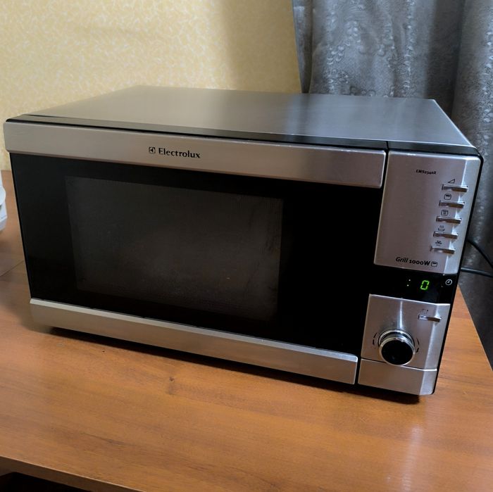 Продам микроволновку,работает отлично