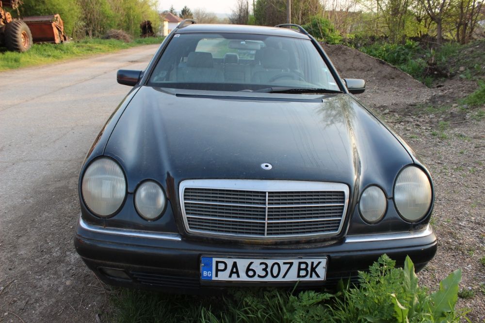 НА ЧАСТИ Mercedes W210 E280 4-Мatic Комби / Мерцедес В210