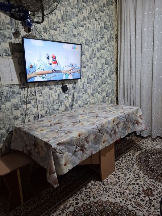 РИЭЛТОР. Продам 3 комнатную квартиру. Спутник -9 второй этаж. 55метров