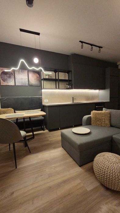 Studio premium de închiriat, 40 mp, Etaj 1, grădină privată și parcare, Europa
