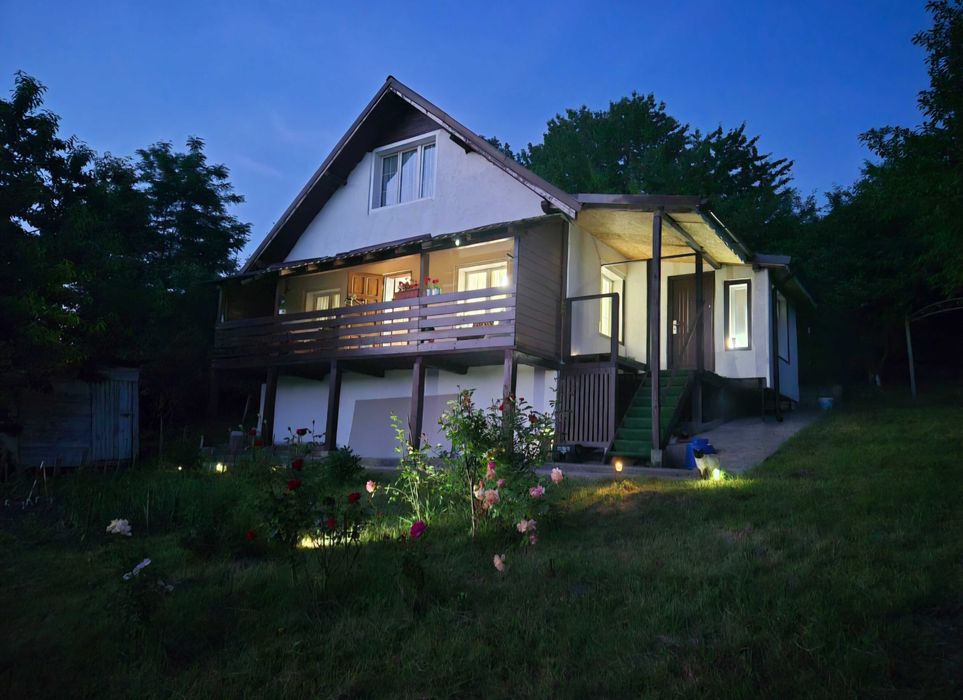 Casă cochetă, teren 1000mp, Sărata Dobreni, aproape de Piatra-Neamț