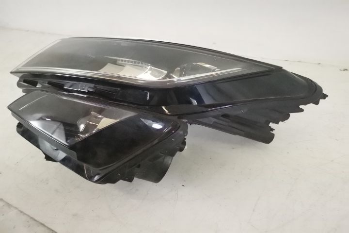 Фар Ляв Оригинален Пълен Лед В Добро Състояние Шкода / Skoda Kodiaq Ля