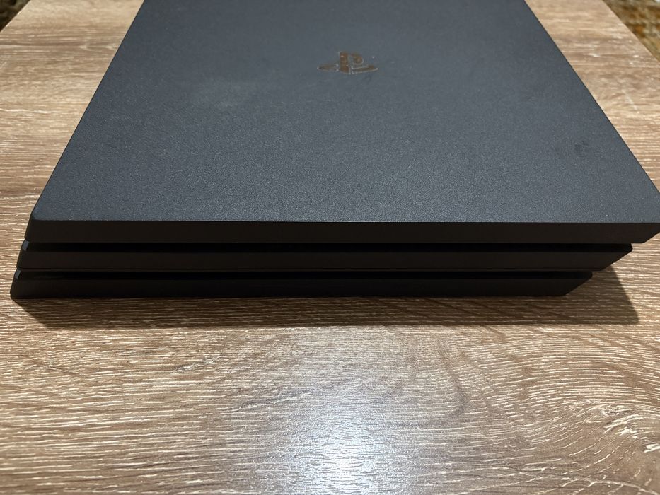 Продам Ps4 Pro 1Tb