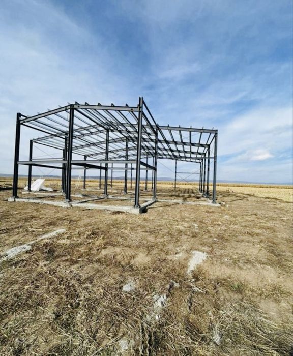 Vand structura din hala metalica schimb cu masina sau atv cu +/- difer