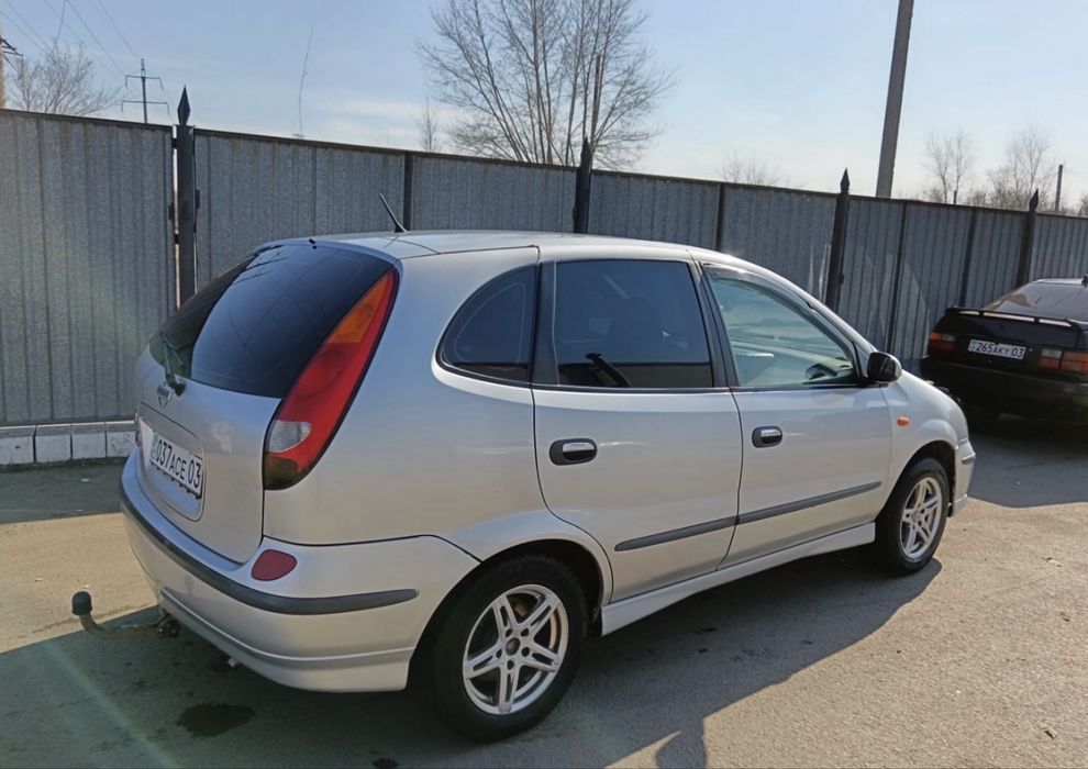 Срочно продам авто Ниссан
