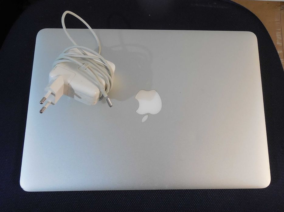 De vanzare laptop A1466 Macbook Air 2015 8GB 13,1"
