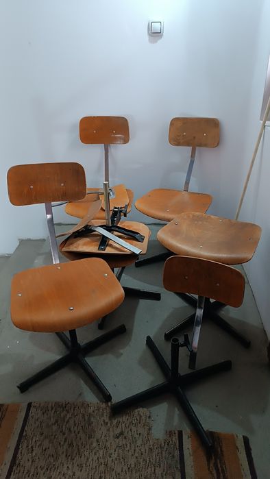 Ергономични въртящи и трапезни столове
