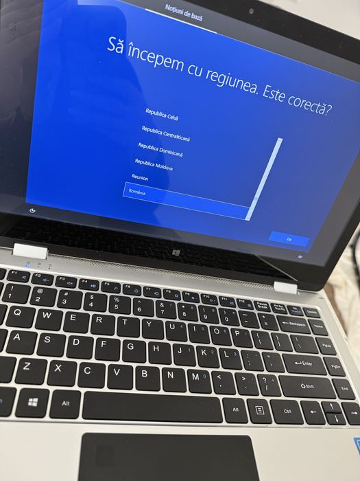 Myria Laptop 2-în-1 MY8312SV