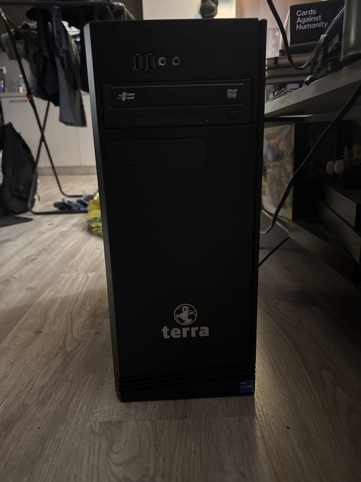 Компютър Ryzen 5 1600x 16GB DDR4 RX 480 8GB DDR5