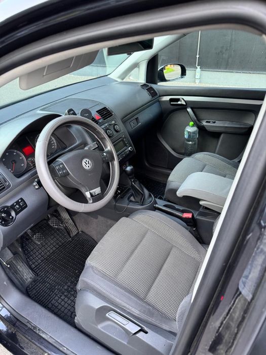 Vând Volkswagen Touran (2005) – 2.0 TDI