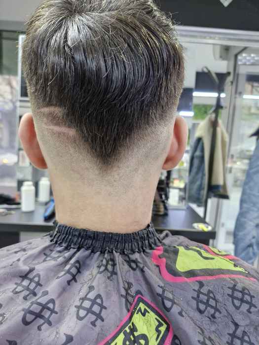 Va astept la tuns in Campina Prahova(Cartier GN1] 25lei tuns 15 lei ba