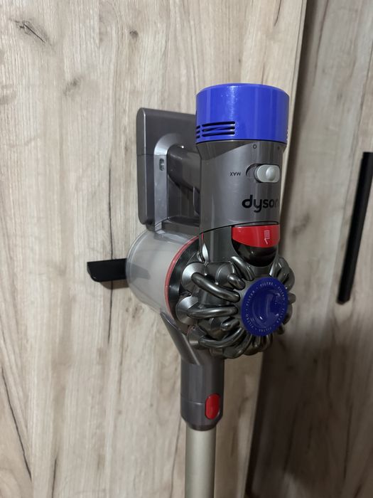Dyson V8 - folosit de 3 ori