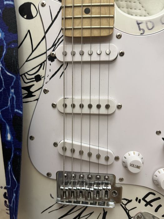 Электрогитара за 25к