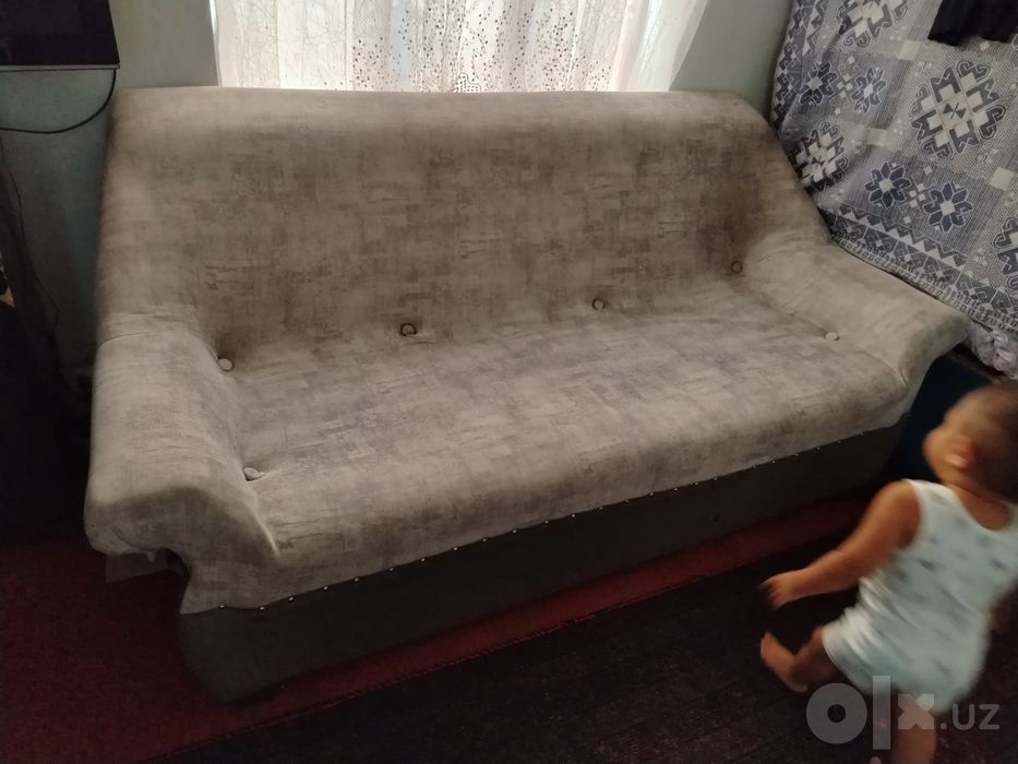 Divan sotiladi srochni