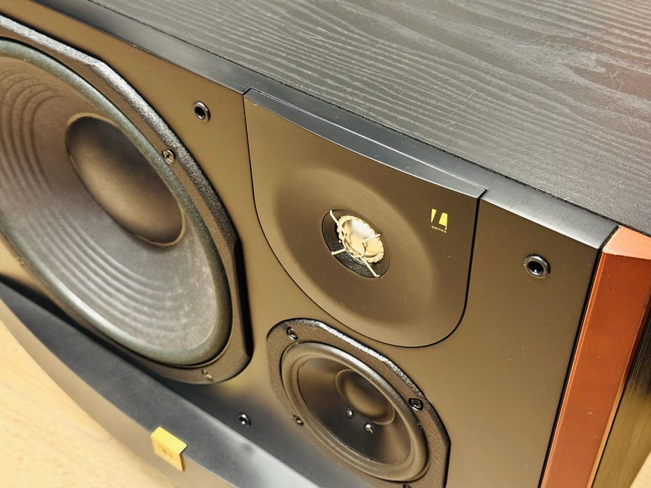 Boxe de inaltă fidelitate JBL L90,3 căi,cu stative,27 KG,bass de 30cm