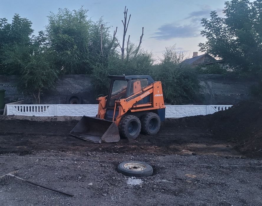 Продаётся мини погрузчик Toyota sdk7