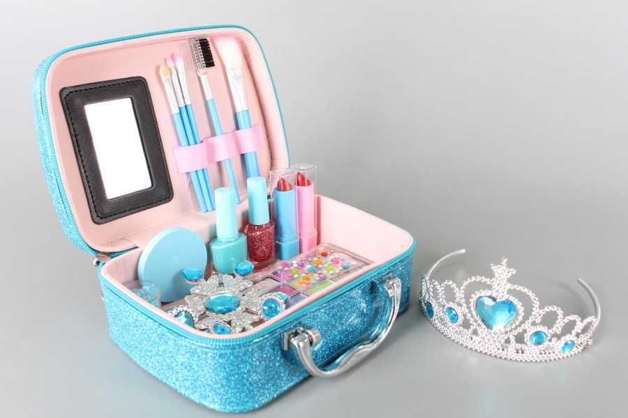 Комплект за красота в чантичка