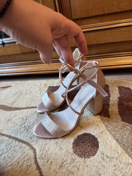 Sandale elegante cu sclipici