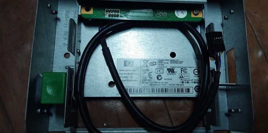 Vand cititor carduri HP pentru bay 3,5 si 5,25 Negru