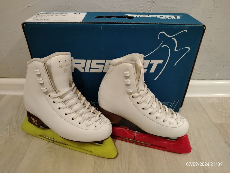 Коньки профессиональные