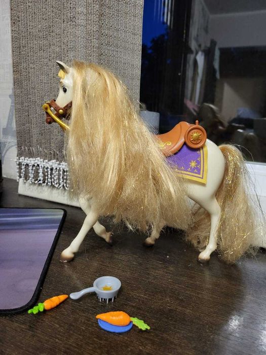 Продается лошадка от компании Hasbro Максимус