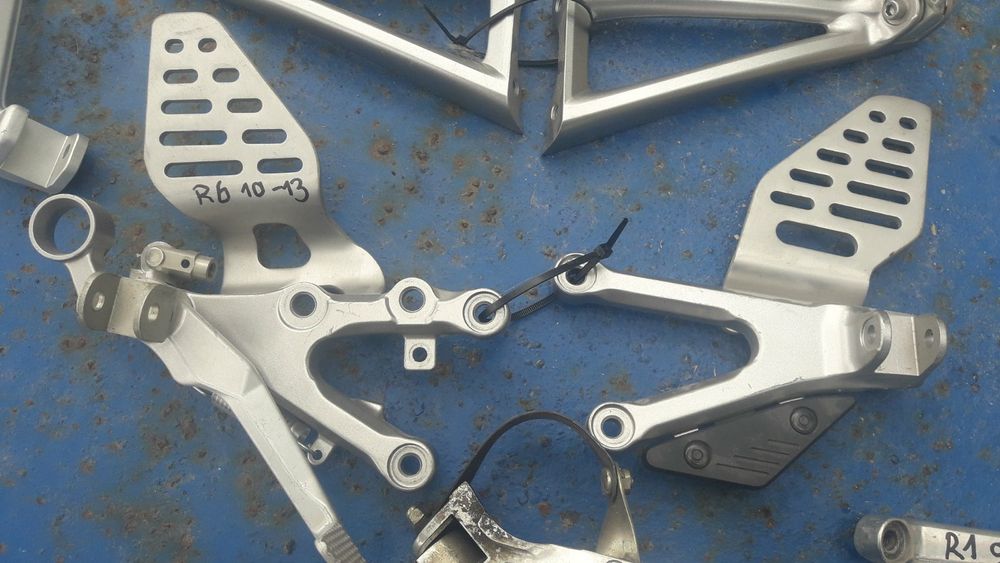 Стойки и стъпенки honda cbr Yamaha r6 r1 bmw