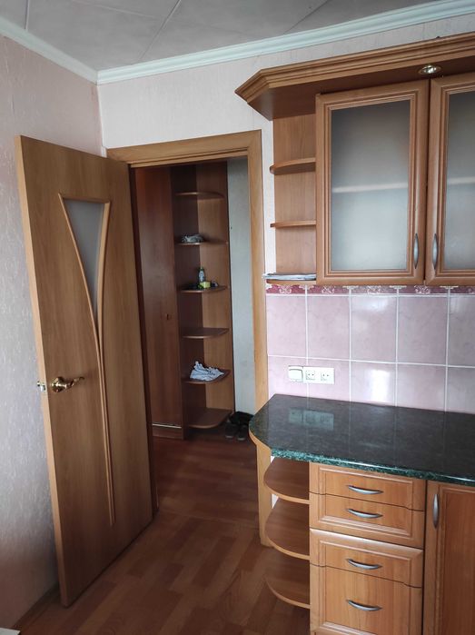 Продам 4- х  комнатную квартиру.