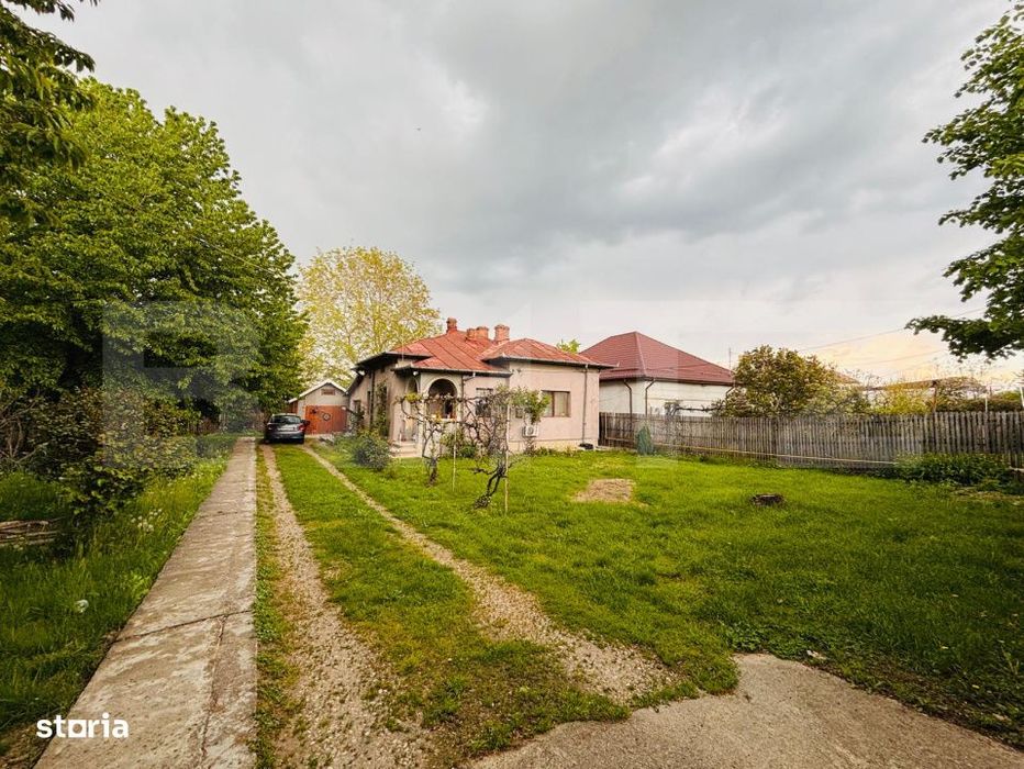 Casa spatioasa + teren 2700 mp in zona Gaesti  3 dormitoare, garaj + s