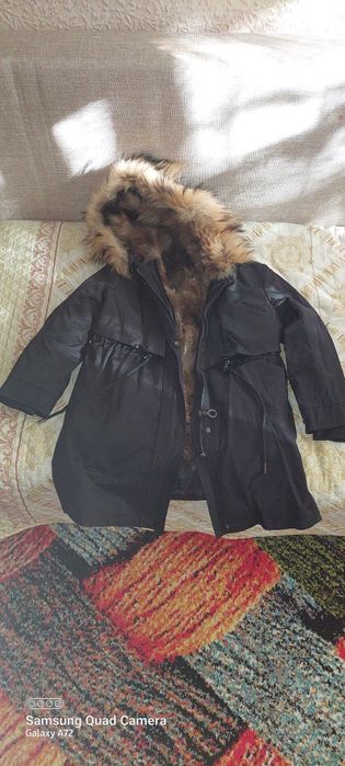 Продам детскую парку (куртку)