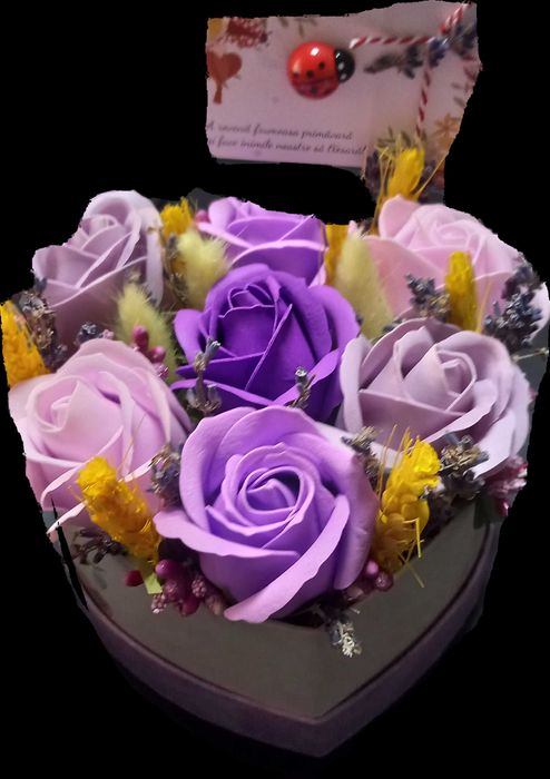 Aranjament flori din sapun