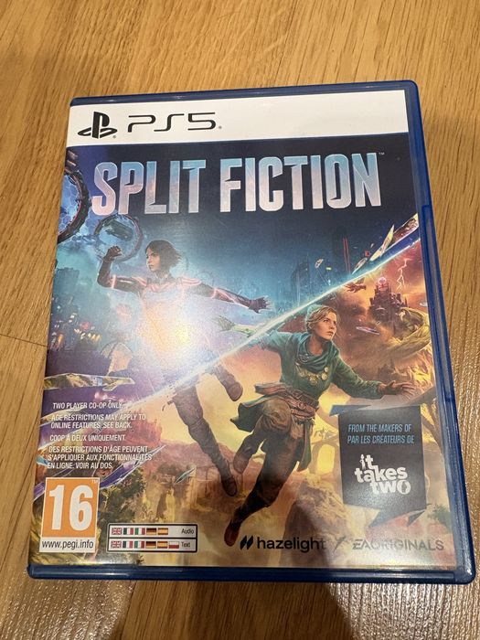 Продавам игра split Fiction
