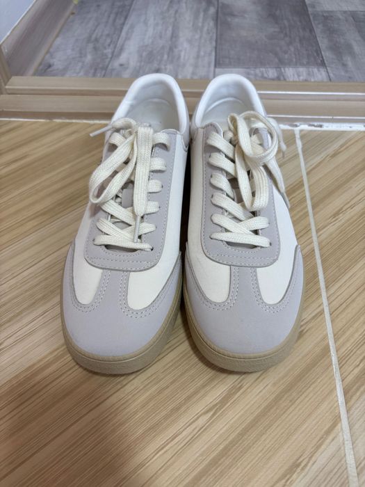 Оригинал кроссовка Who.A.U