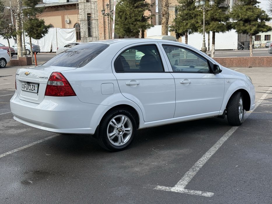 Chevrolet Nexia 3 bejiviy salon