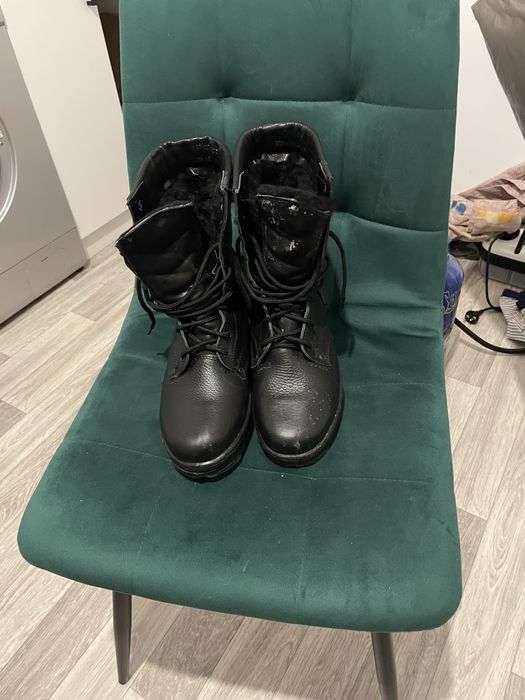 Продам зимние черные берцы 39 размера