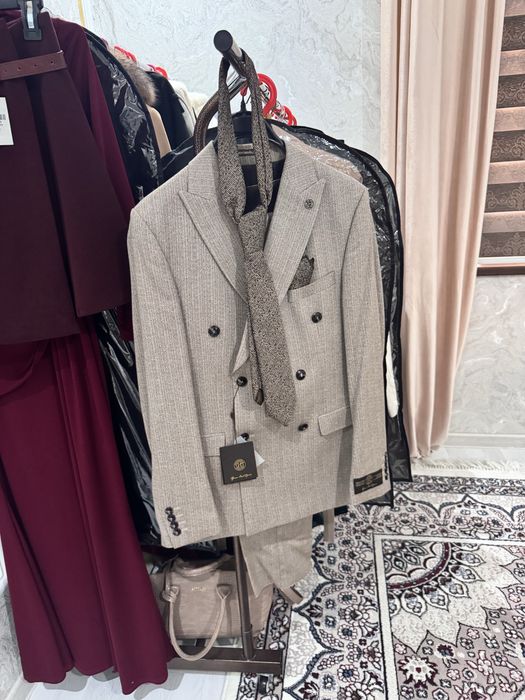 Продаётся мужской костюм тройка