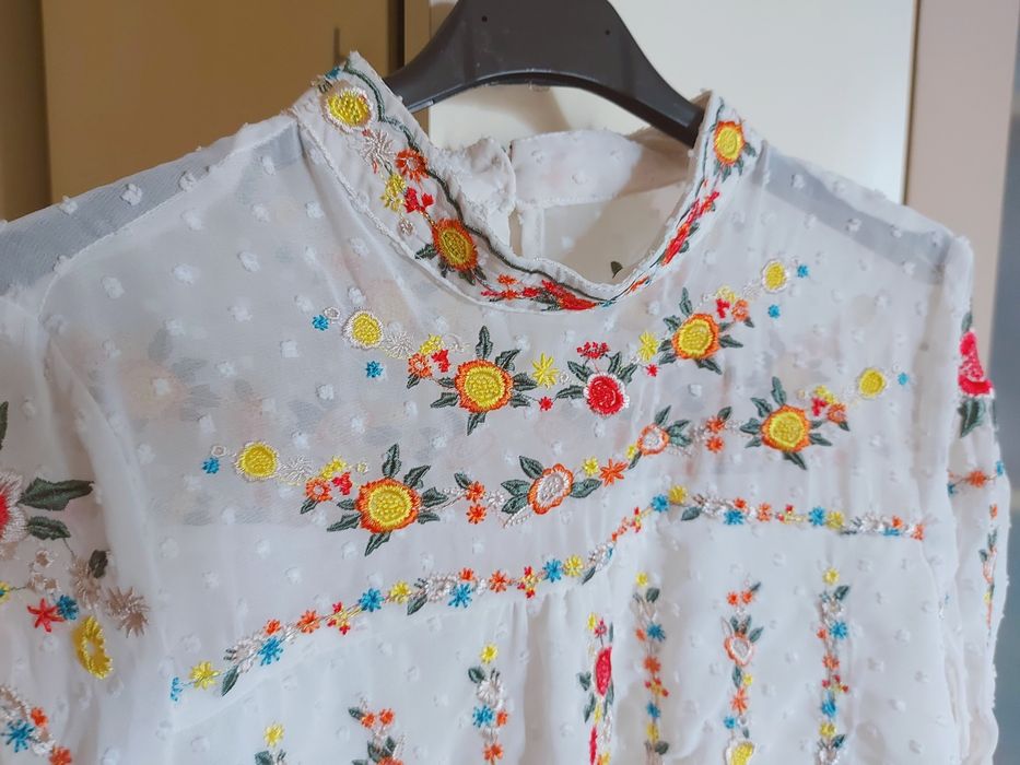 Блуза мотиви цветя