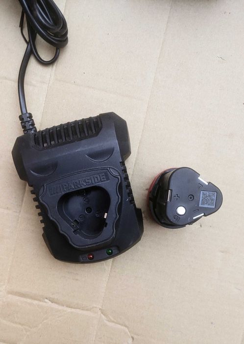 12V Зарядна станция Parkside Зарядно за 12 волтова машина парксайт