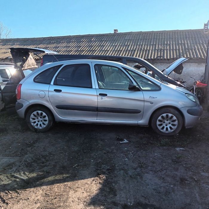 Dezmembrari  Citroen XSARA PICASSO (N68)  1999  > 0000 2.0 HDi Motori