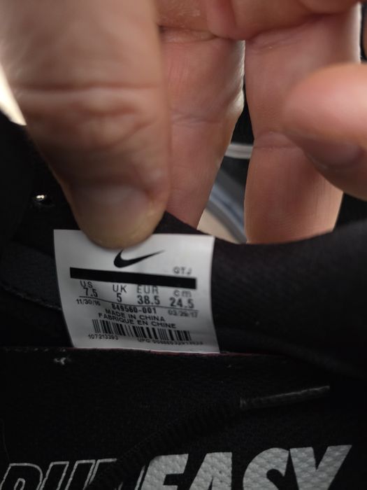 Маратонки Nike 38.5