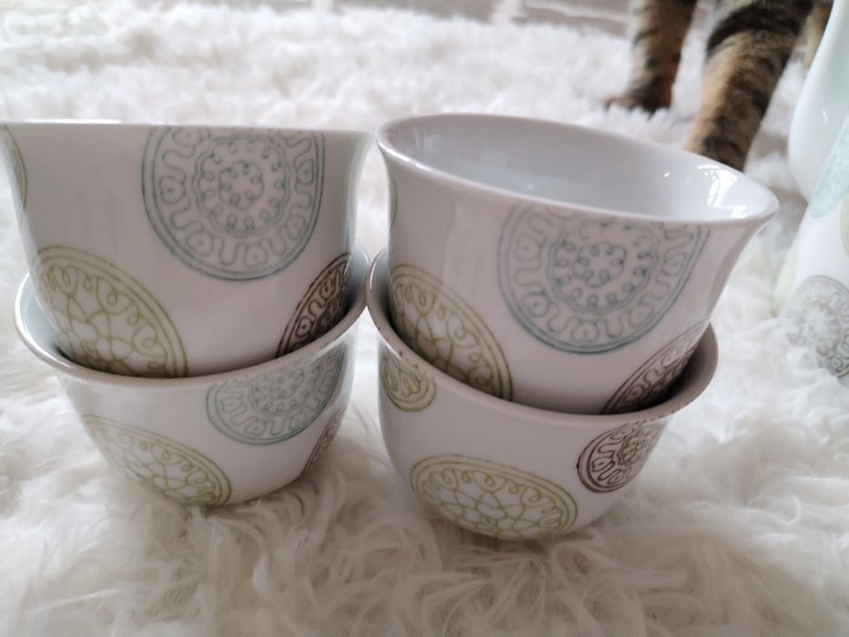 Set ceainic ceramic cu patru ceșcuțe