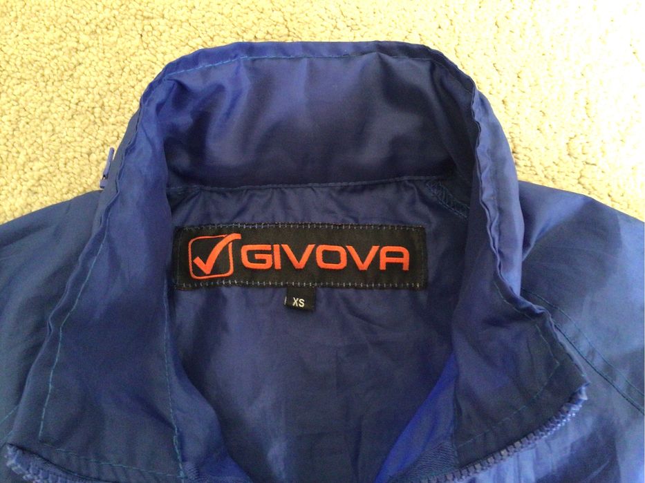 Ветровка “GIVOVA”,размер - XS  ( 158 см. )