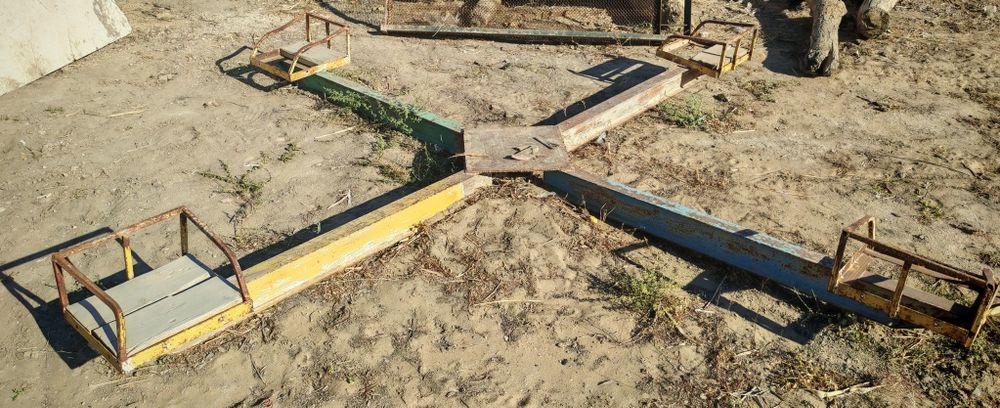 Карусель сатылады. Темір, қалың