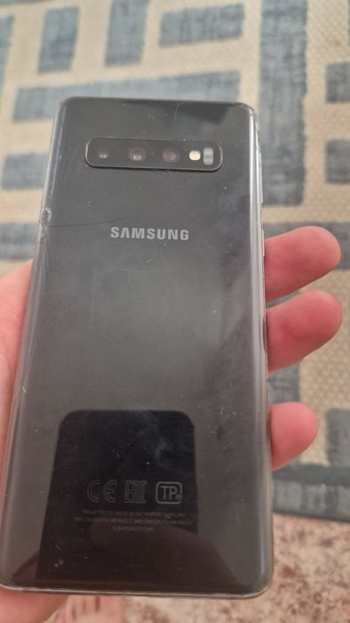 Продам Samsung S10